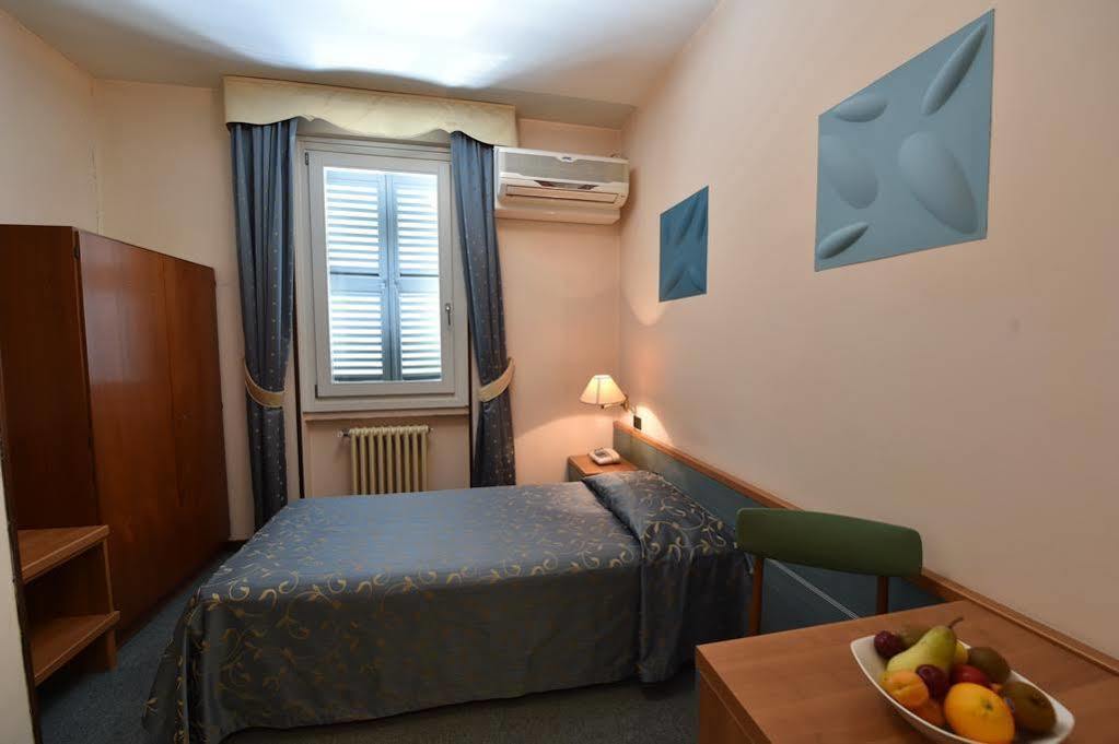 Hotel Ambra - The Only Lakeside In