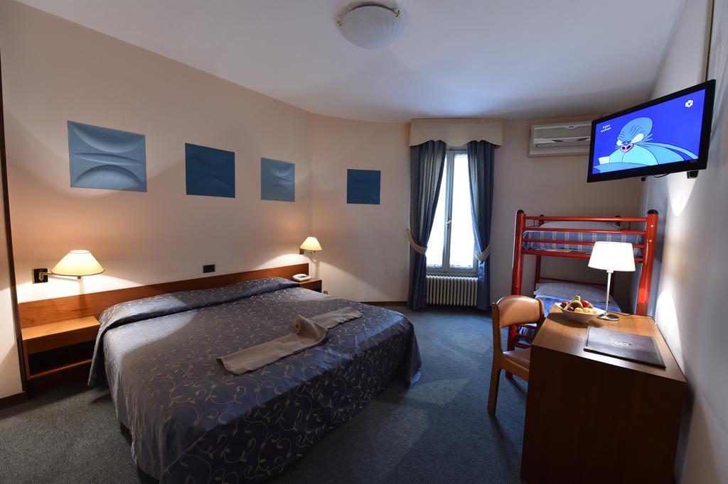 Ambra - The Only Lakeside In Hotel 3*